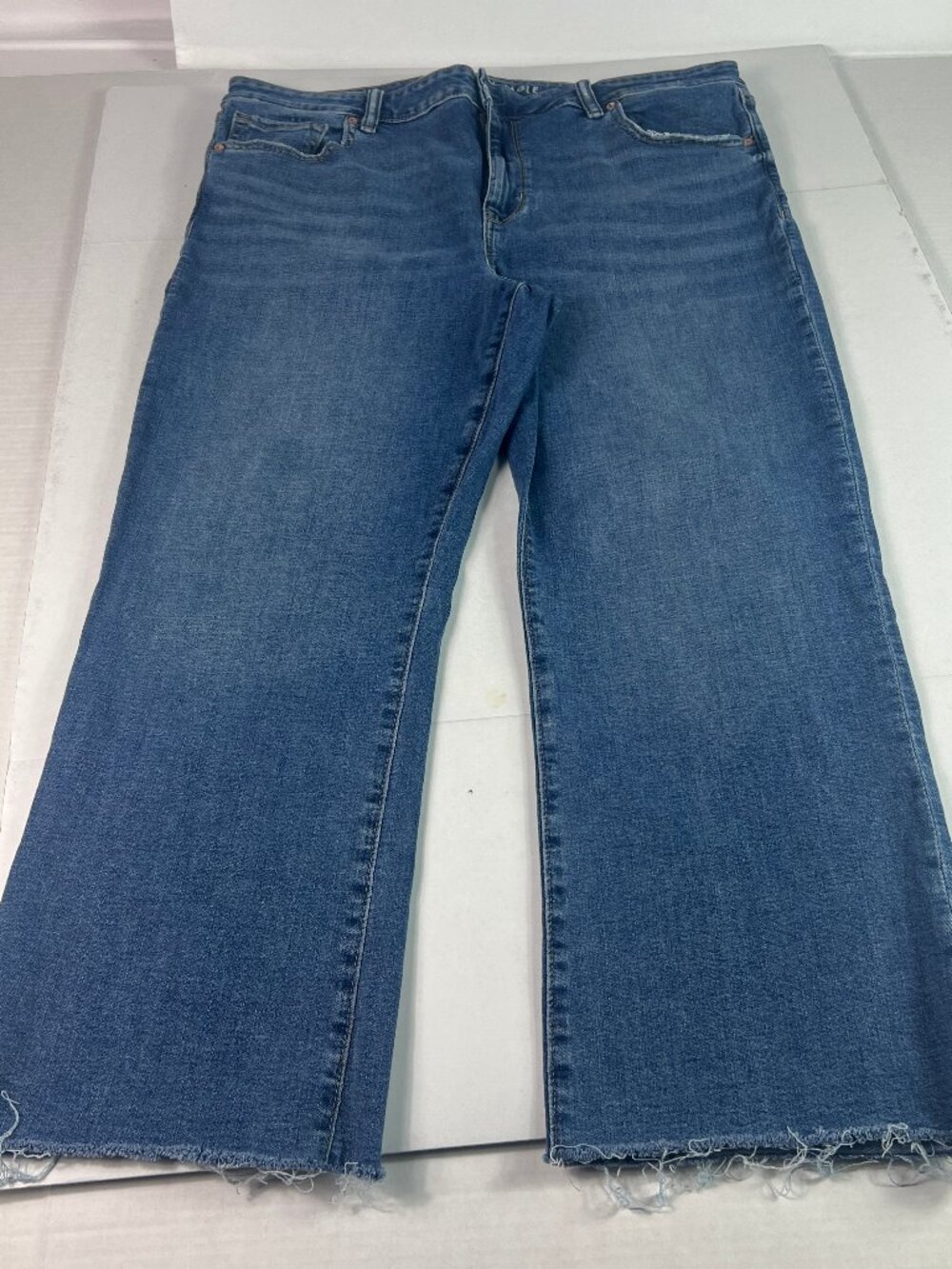 American Eagle Jeans Women's 40x26* High Rise Kick Boot Crop Blue Denim Tag 18R